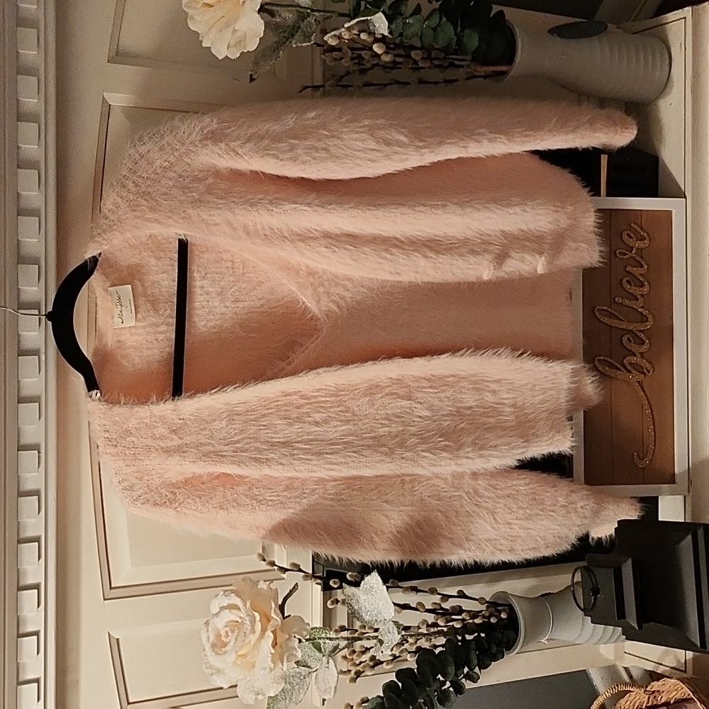 A 2pc pink fuzzy women's sweater set!